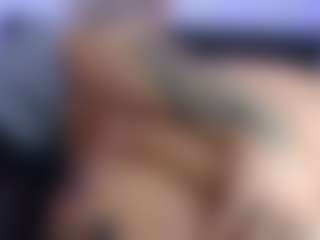 HornyLindzay's Live Sex Cam Show
