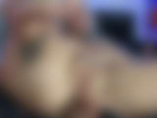 HornyLindzay's Live Sex Cam Show