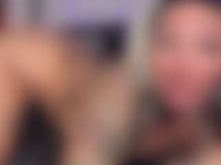 HornyLindzay's Live Sex Cam Show