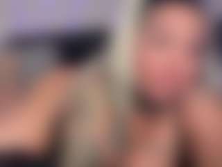 HornyLindzay's Live Sex Cam Show