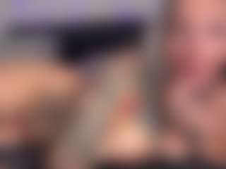 HornyLindzay's Live Sex Cam Show