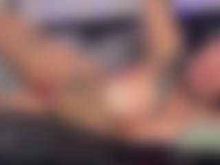 HornyLindzay's Live Sex Cam Show