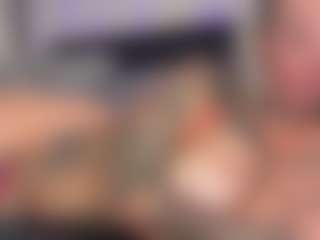 HornyLindzay's Live Sex Cam Show