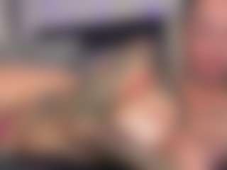 HornyLindzay's Live Sex Cam Show