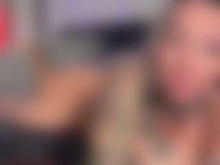HornyLindzay's Live Sex Cam Show