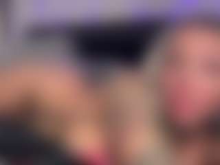 HornyLindzay's Live Sex Cam Show