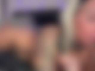 HornyLindzay's Live Sex Cam Show