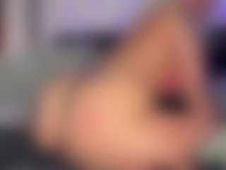 HornyLindzay's Live Sex Cam Show