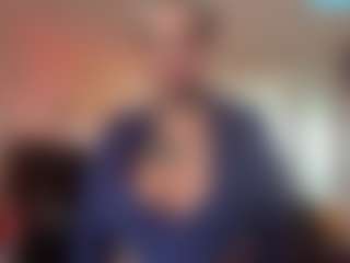 HornyLindzay's Live Sex Cam Show
