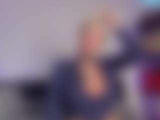 HornyLindzay's Live Sex Cam Show
