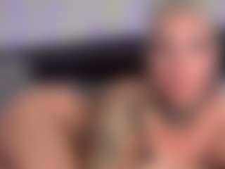 HornyLindzay's Live Sex Cam Show