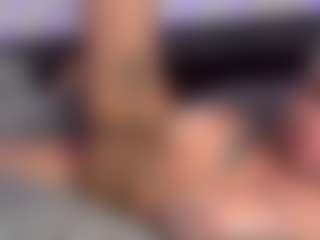 HornyLindzay's Live Sex Cam Show
