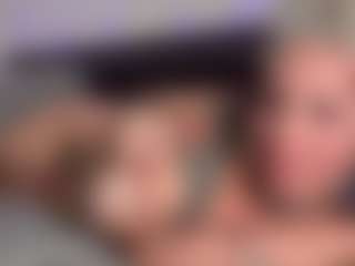 HornyLindzay's Live Sex Cam Show