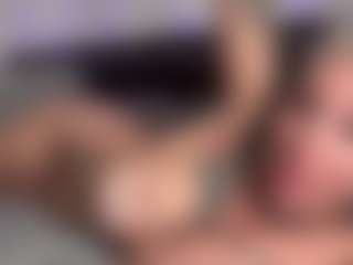 HornyLindzay's Live Sex Cam Show