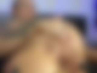 HornyLindzay's Live Sex Cam Show