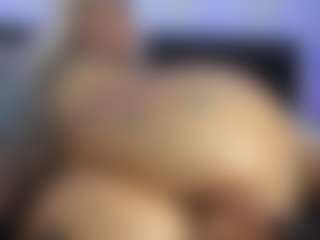 HornyLindzay's Live Sex Cam Show