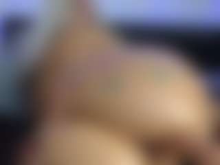 HornyLindzay's Live Sex Cam Show