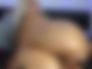 HornyLindzay's Live Sex Cam Show