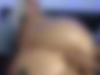 HornyLindzay's Live Sex Cam Show