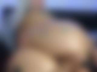 HornyLindzay's Live Sex Cam Show