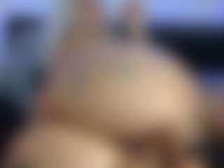 HornyLindzay's Live Sex Cam Show