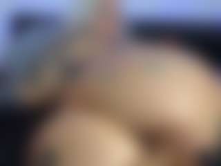 HornyLindzay's Live Sex Cam Show