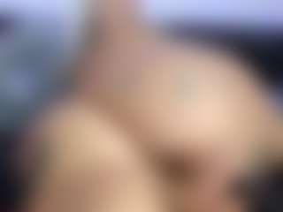 HornyLindzay's Live Sex Cam Show