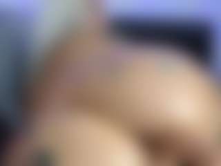 HornyLindzay's Live Sex Cam Show