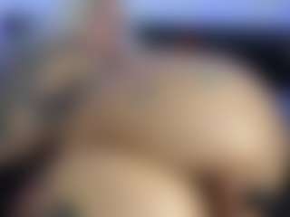 HornyLindzay's Live Sex Cam Show