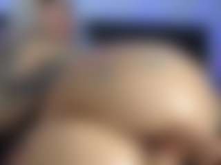 HornyLindzay's Live Sex Cam Show
