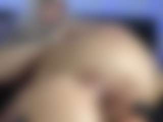 HornyLindzay's Live Sex Cam Show