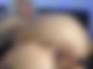 HornyLindzay's Live Sex Cam Show