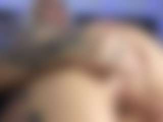 HornyLindzay's Live Sex Cam Show
