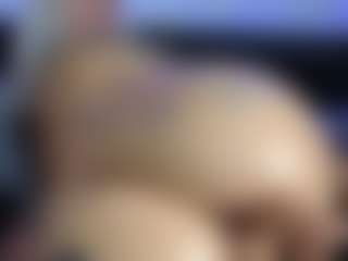 HornyLindzay's Live Sex Cam Show