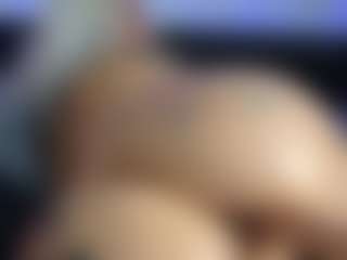 HornyLindzay's Live Sex Cam Show