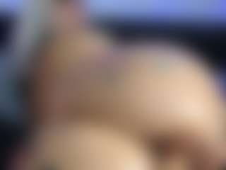 HornyLindzay's Live Sex Cam Show
