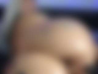 HornyLindzay's Live Sex Cam Show