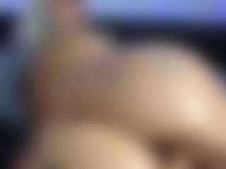 HornyLindzay's Live Sex Cam Show