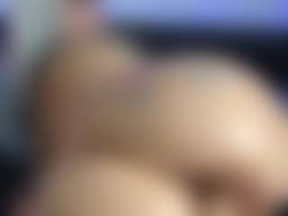 HornyLindzay's Live Sex Cam Show