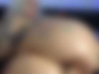 HornyLindzay's Live Sex Cam Show