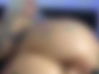 HornyLindzay's Live Sex Cam Show