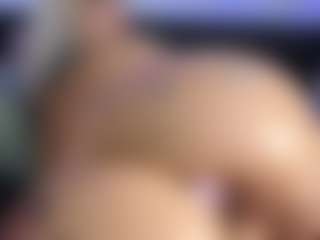 HornyLindzay's Live Sex Cam Show