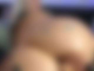 HornyLindzay's Live Sex Cam Show