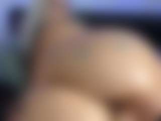HornyLindzay's Live Sex Cam Show