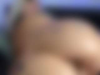HornyLindzay's Live Sex Cam Show