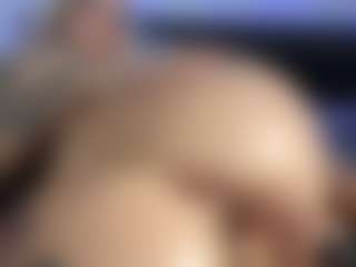 HornyLindzay's Live Sex Cam Show