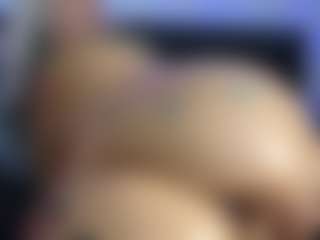 HornyLindzay's Live Sex Cam Show