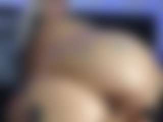 HornyLindzay's Live Sex Cam Show