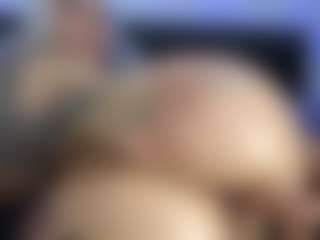 HornyLindzay's Live Sex Cam Show