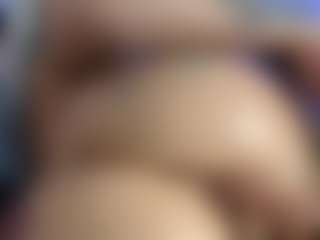 HornyLindzay's Live Sex Cam Show
